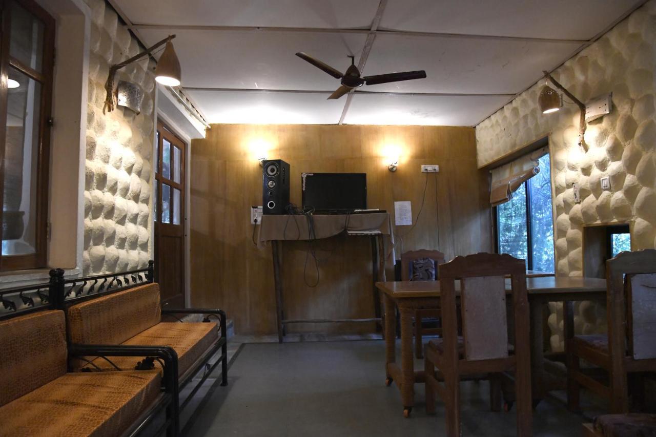 Baaz Jungle Resort Khawāsa Buitenkant foto
