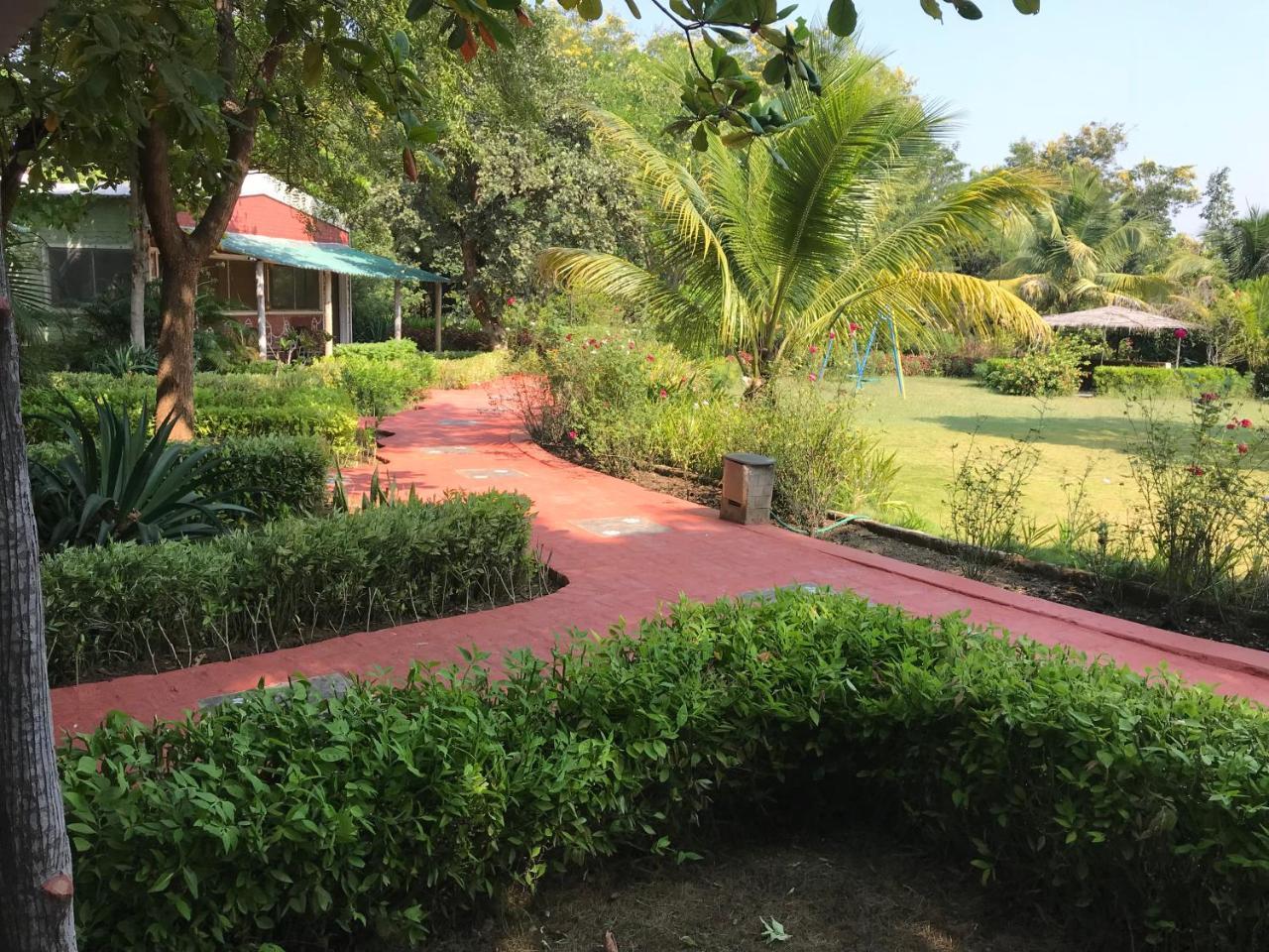 Baaz Jungle Resort Khawāsa Buitenkant foto
