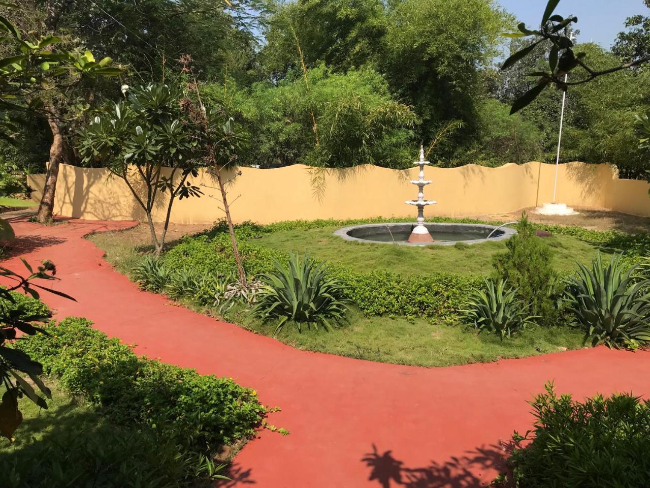 Baaz Jungle Resort Khawāsa Buitenkant foto
